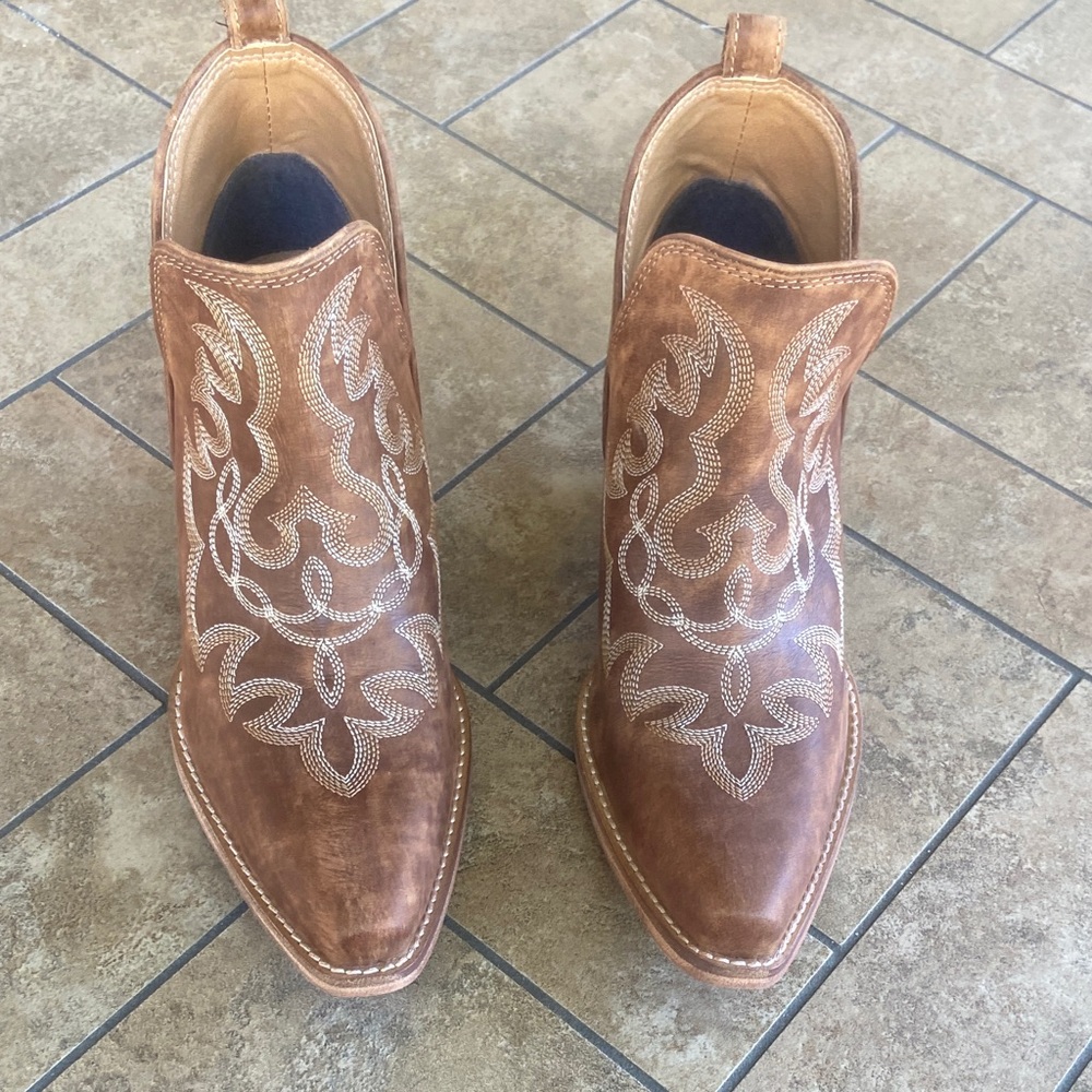 Myra Bag Tan Western Embroidered Men's Boots